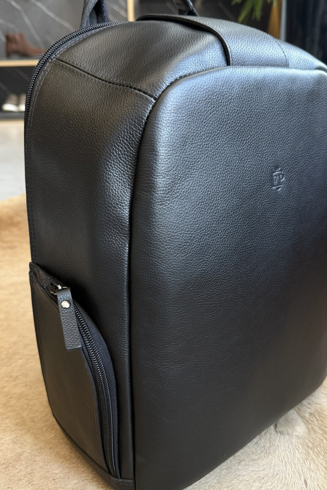 Mochila 100% em Couro Preta